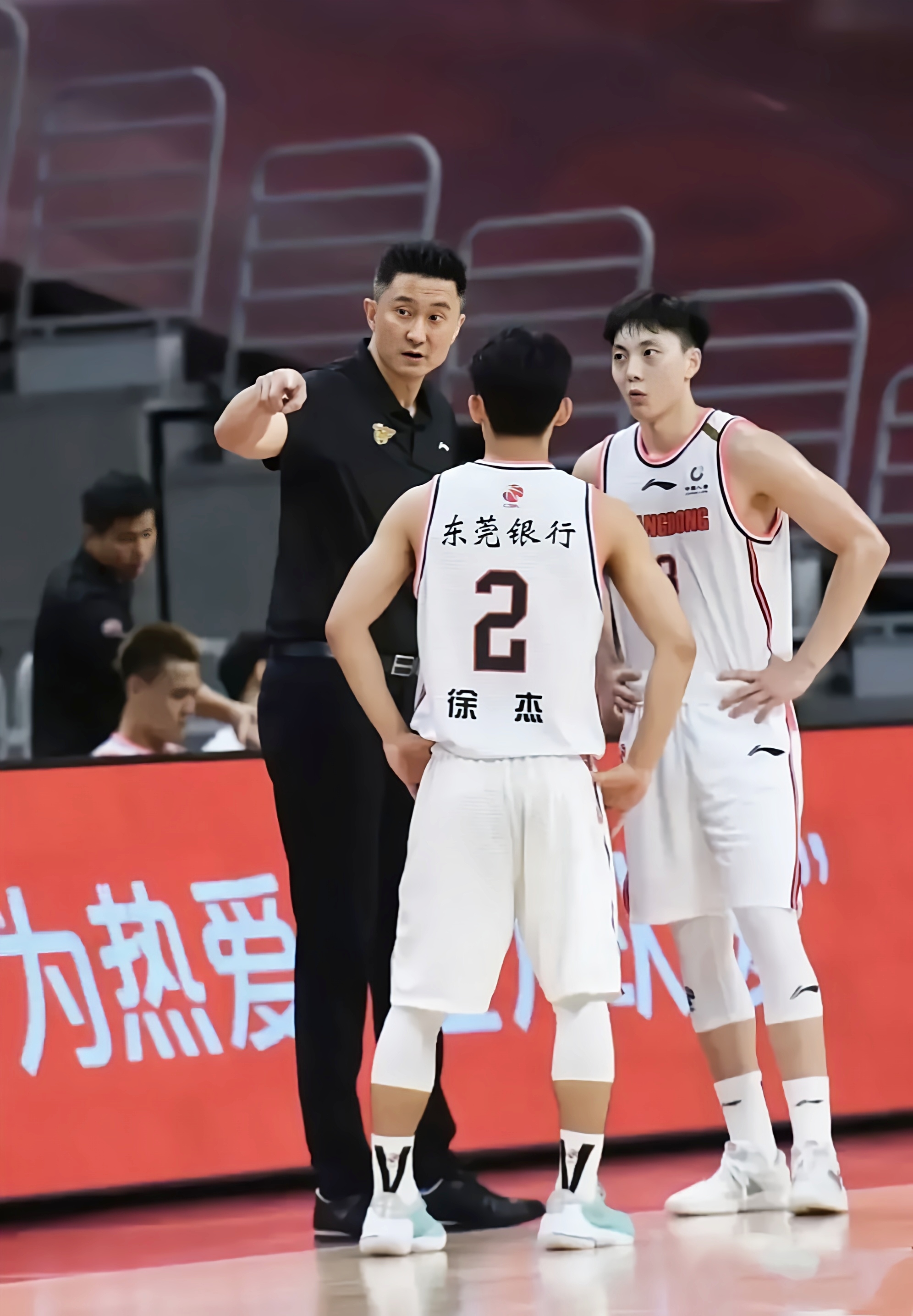 九游在线入口 -广东宏远迎全明星赛关键赛，关键时刻扳平良机，震撼外界，赛季目标并未改变(明日援军为什么不播了)