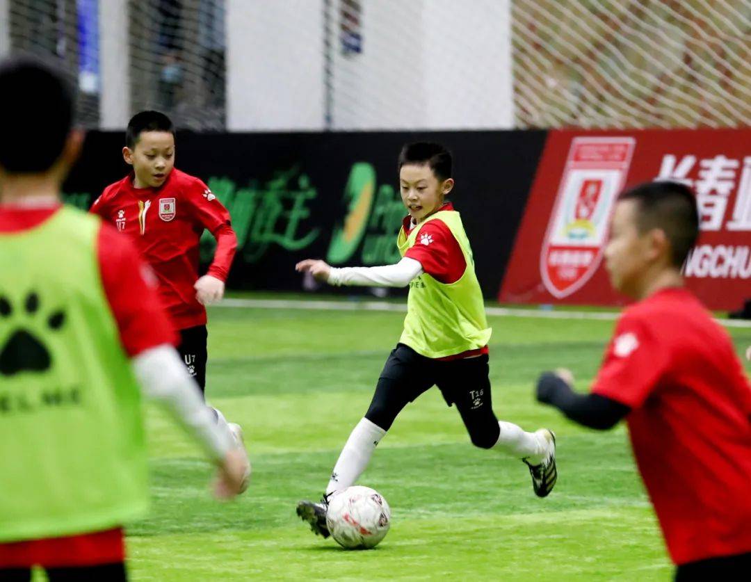 九游网站 -关于赛地聚焦：英超冲刺阶段热度飙升，勒沃库森更衣室发声，态度坚定，控场能力受关注的信息