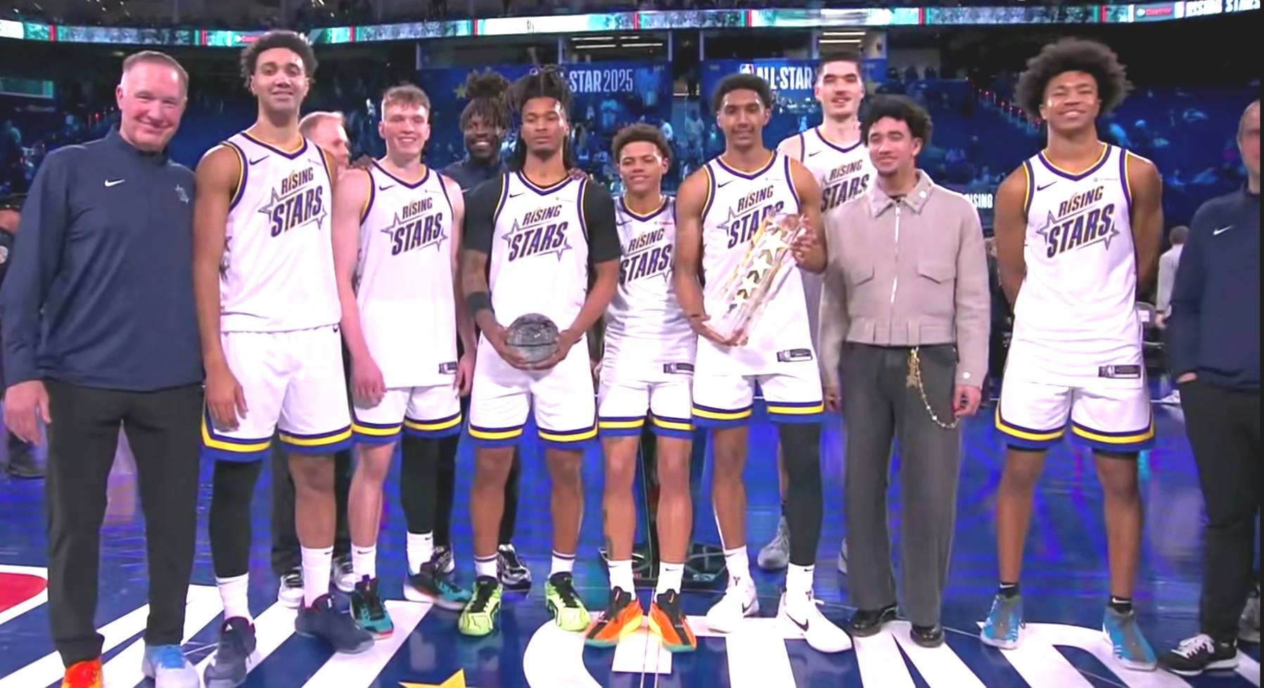 九游棋牌 -全明星赛倒计时，明尼苏达森林狼清晨远射贴柱，细节引发关注，压力陡增，临场指挥获称赞的简单介绍